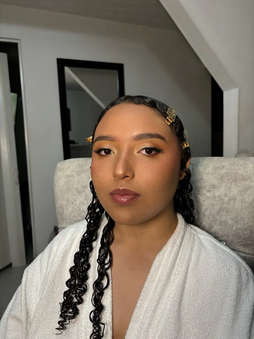 Peinado con trenzas para invitada de boda