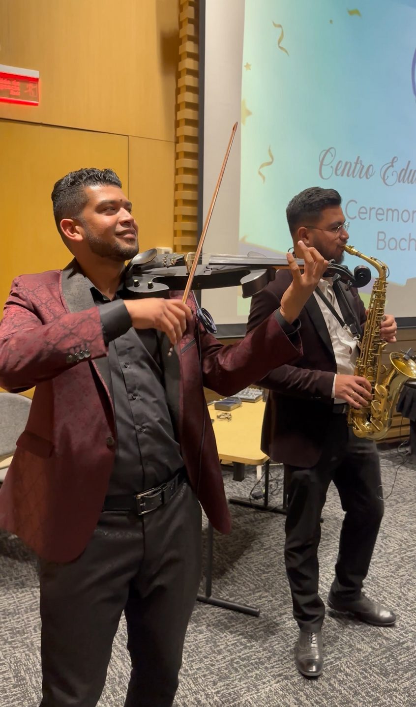 Dúo de violín y saxofón de Golden Artists en una boda